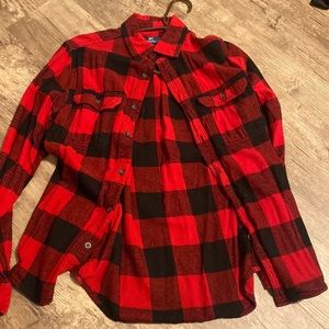 red and black long sleeve button up flannel size small but fits like a medium